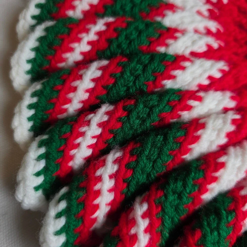 Vintage Handmade Crochet Swirl Centerpiece Christmas Holiday Red Green White